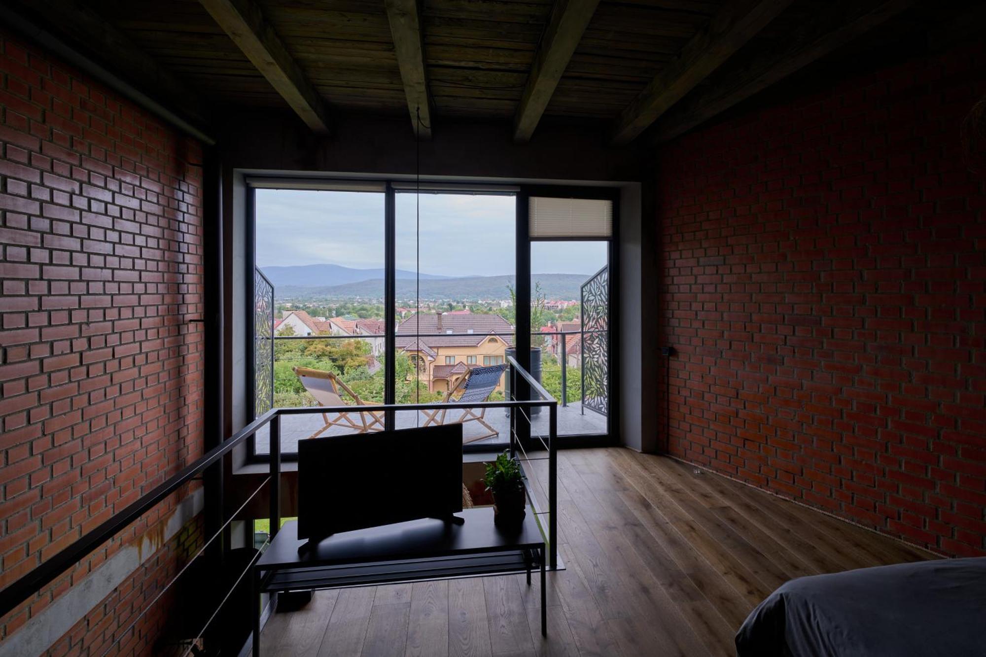 Апартаменты True Love С Видом На Горы Úzhgorod Habitación foto